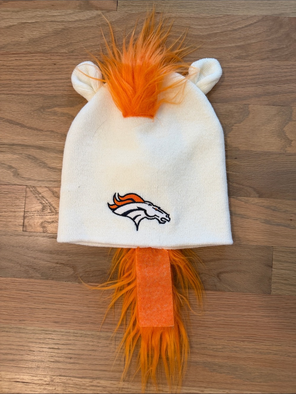 NFL White Knit Beanie with Silver NFL Hologram Tag